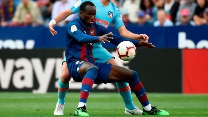Un footballeur ghanéen meurt après s'être effondrée lors d'un match